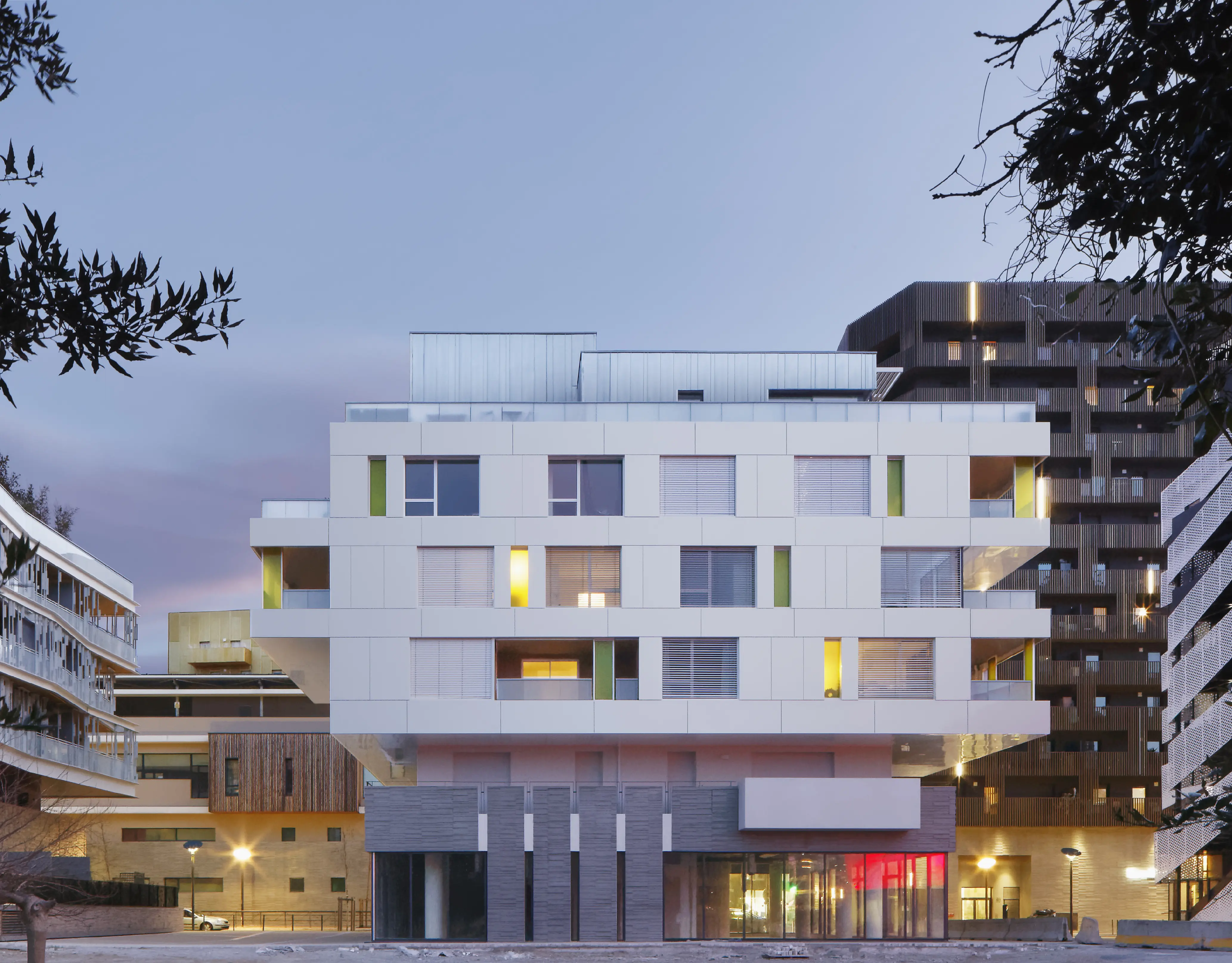 Céline Martin Yellow Architecture – Luminescence, Montpellier Jacques Cœur, Cogim – photo 2